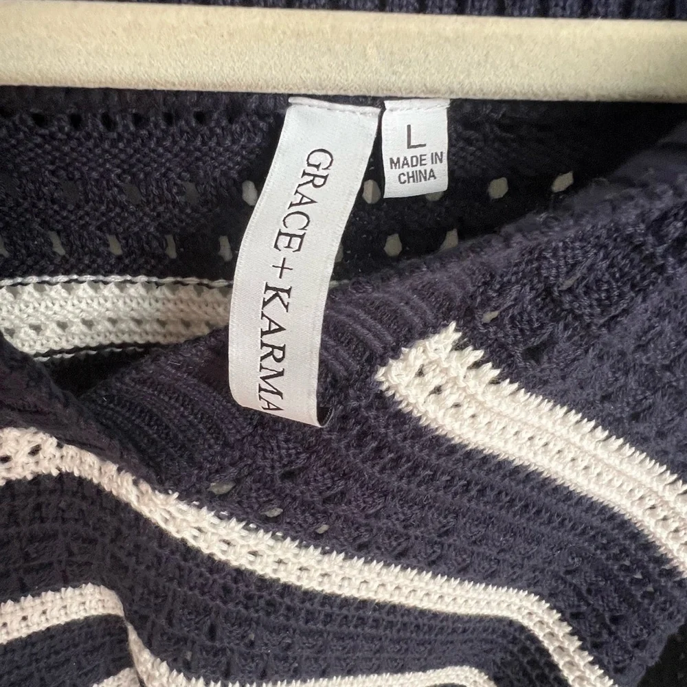 Navy and White Striped V-Neck Sweater. Never Worn. Size L - Picture 2 of 4